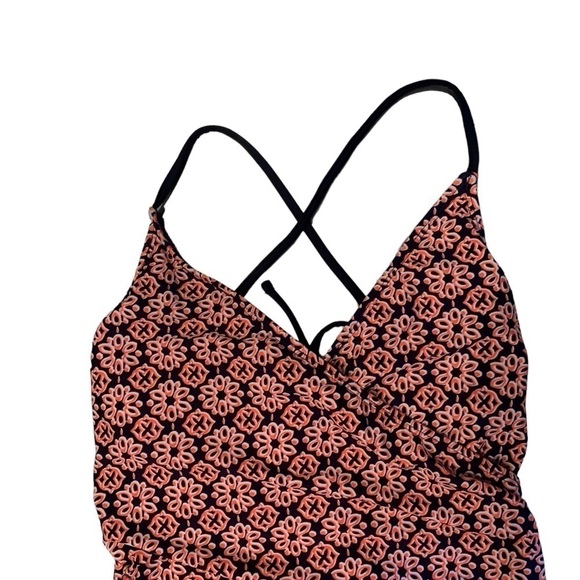 Gap One Piece Swimsuit - Picture 5 of 6